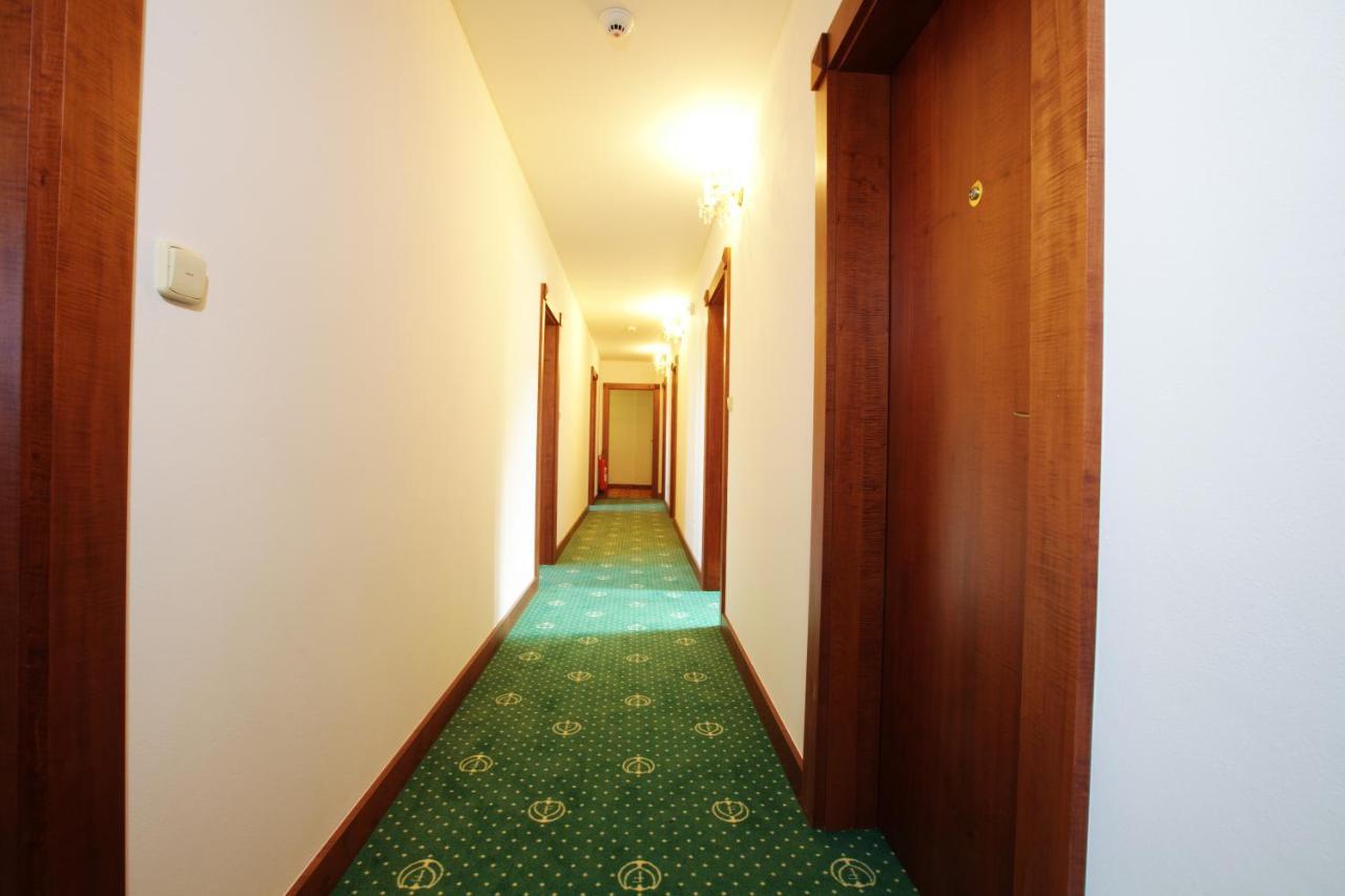Hotel Fortna 赫鲁迪姆 外观 照片
