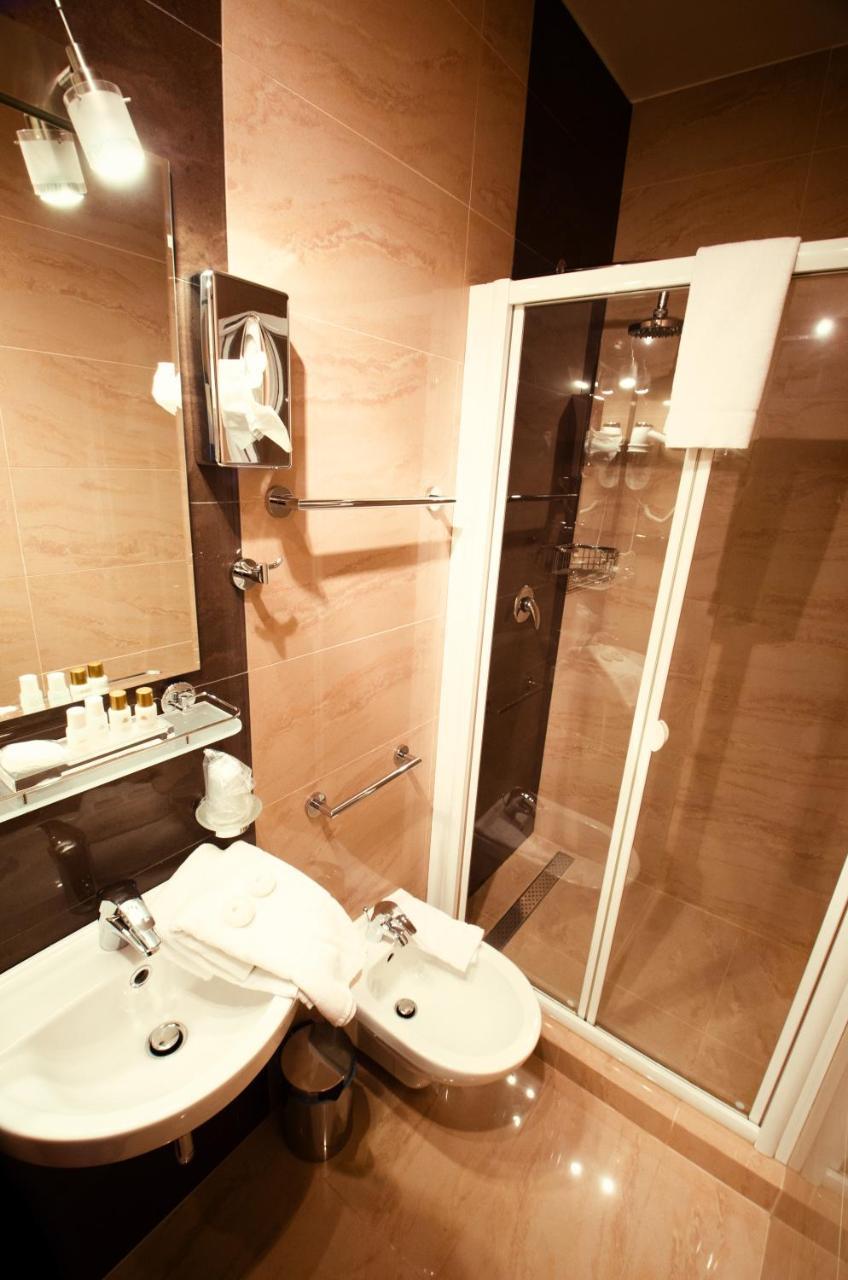 Hotel Fortna 赫鲁迪姆 外观 照片